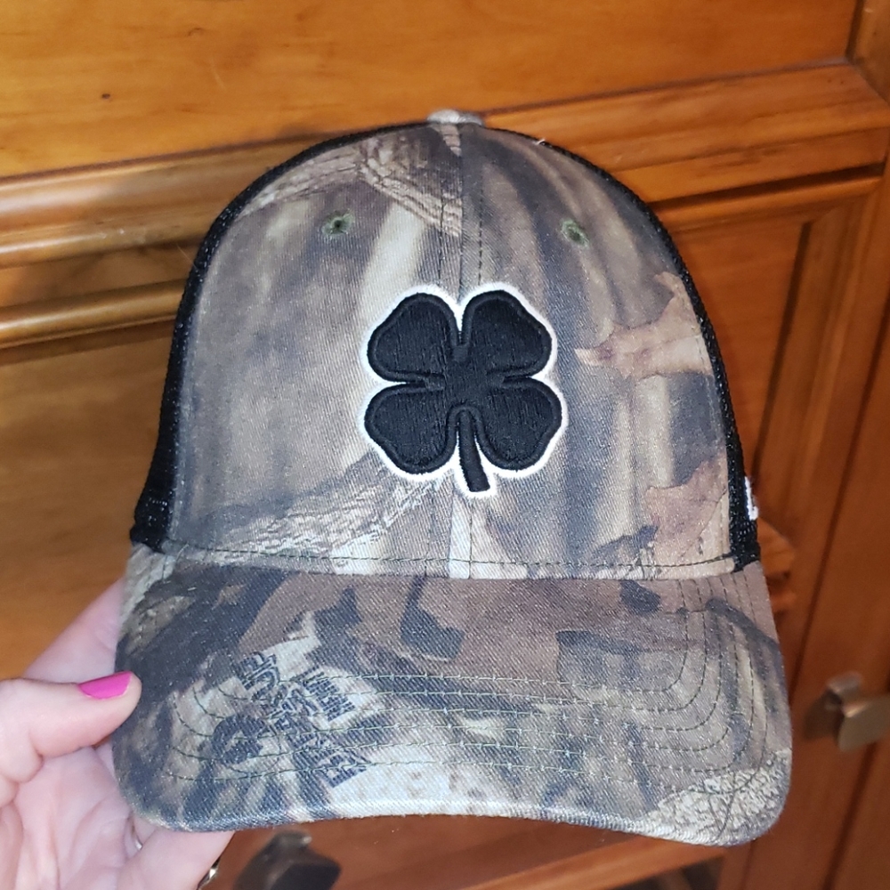 New Black Clover S/M Camouflage Mesh Back Hat